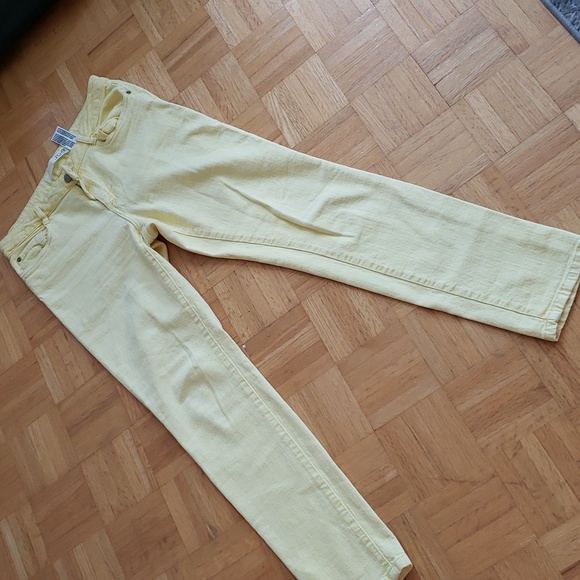 Joe Fresh light yellow slim summer 💛 pants - Picture 3 of 4